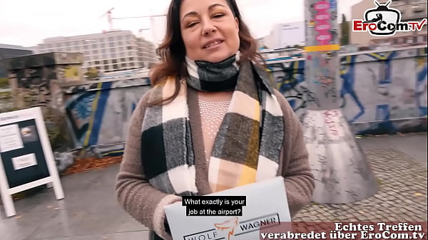 Mollige deutsche Milf mit braunen Haaren auf der Straße abgeschleppt
